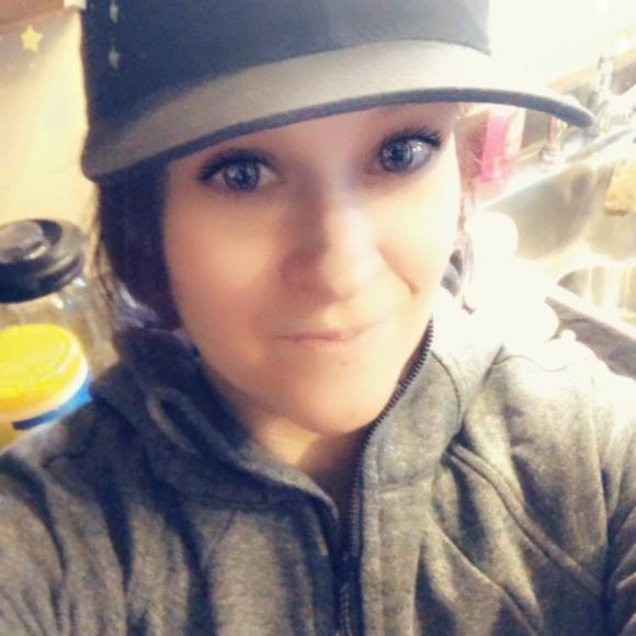 Meet your Posher, Jennifer - Picture 1 of 1